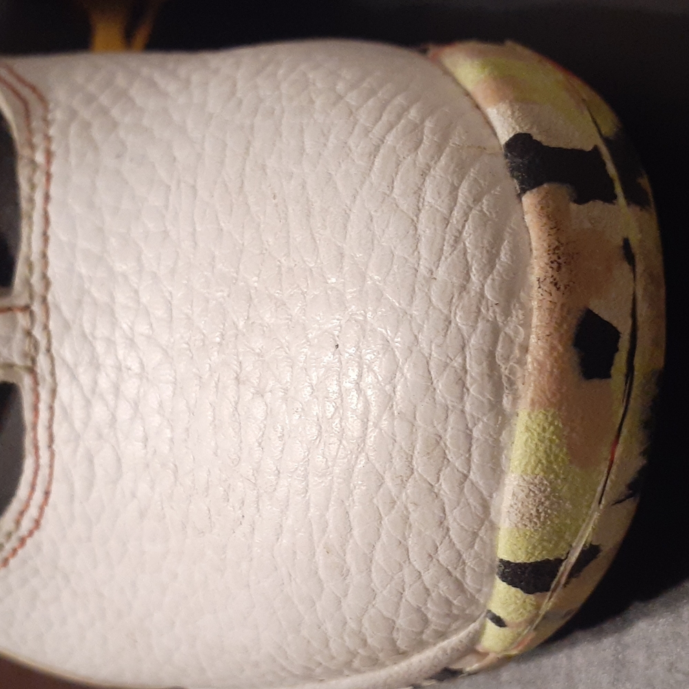 Size 2Y, Retro Jordans - Picture 3 of 5
